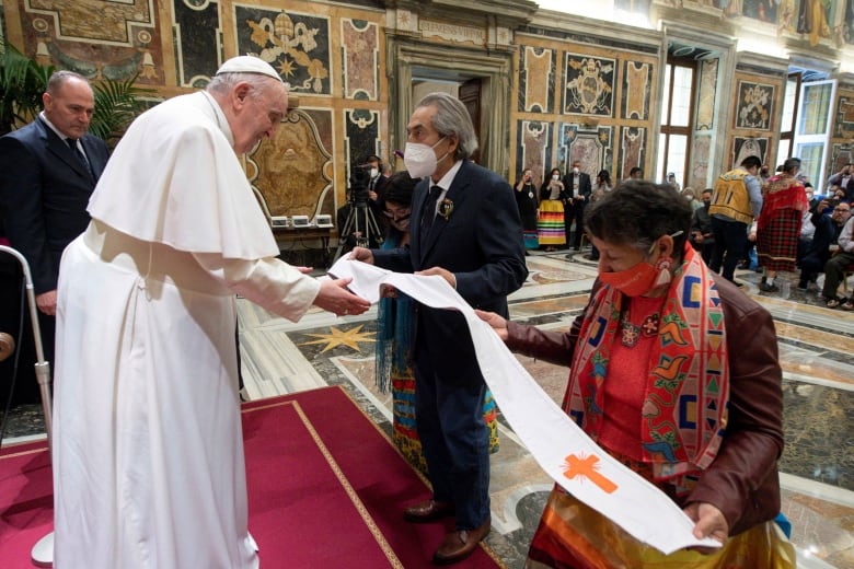 see the gifts exchanged at the popes final meeting with indigenous delegations