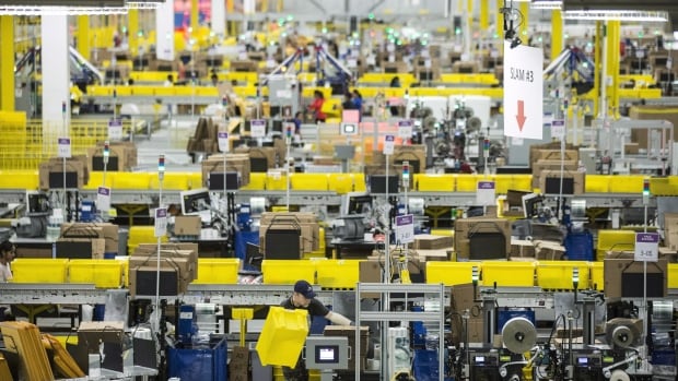 union drive in full swing at amazon warehouse in montreal