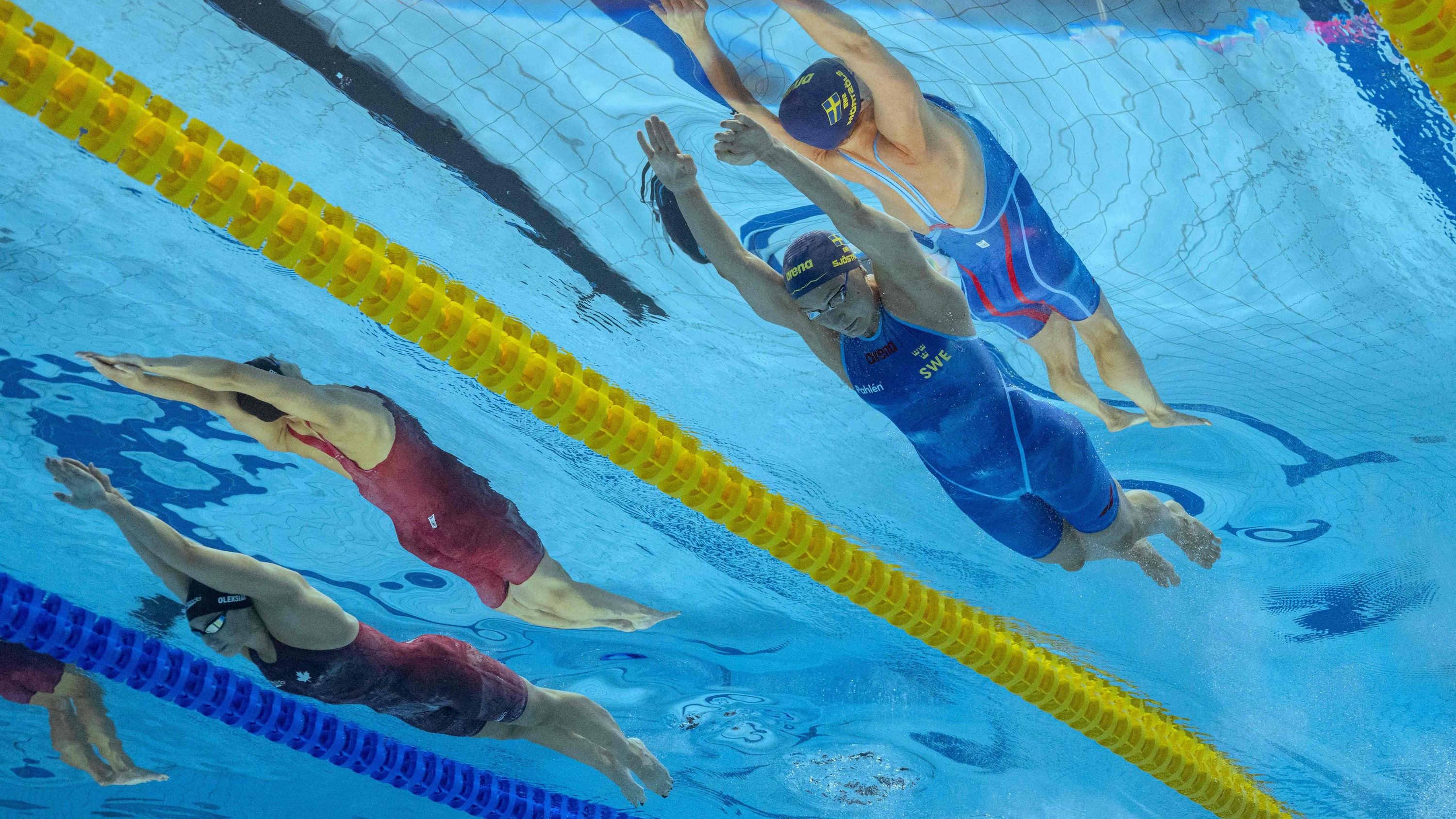 canadas summer mcintosh 15 wins 2nd gold medal at world aquatics championships 7