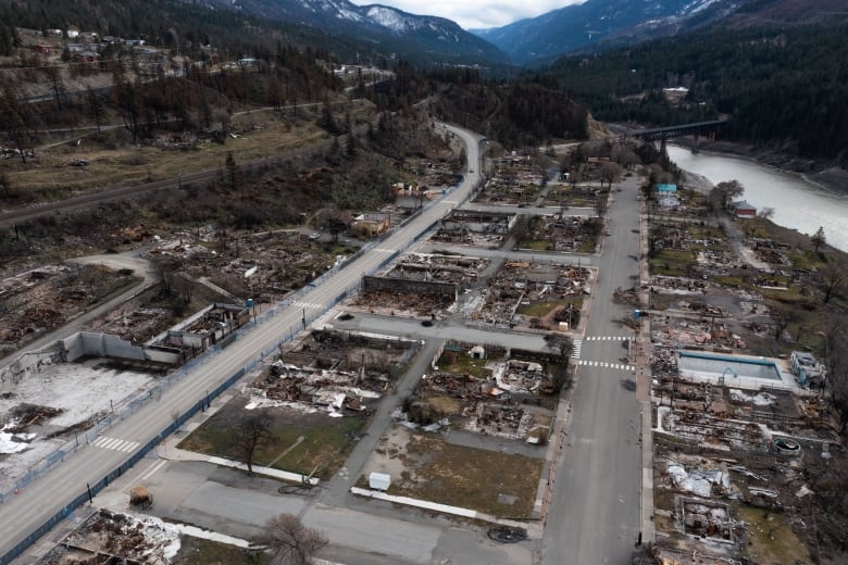 Feds spending $77M to help rebuild Lytton, B.C., with fire-resistant buildings