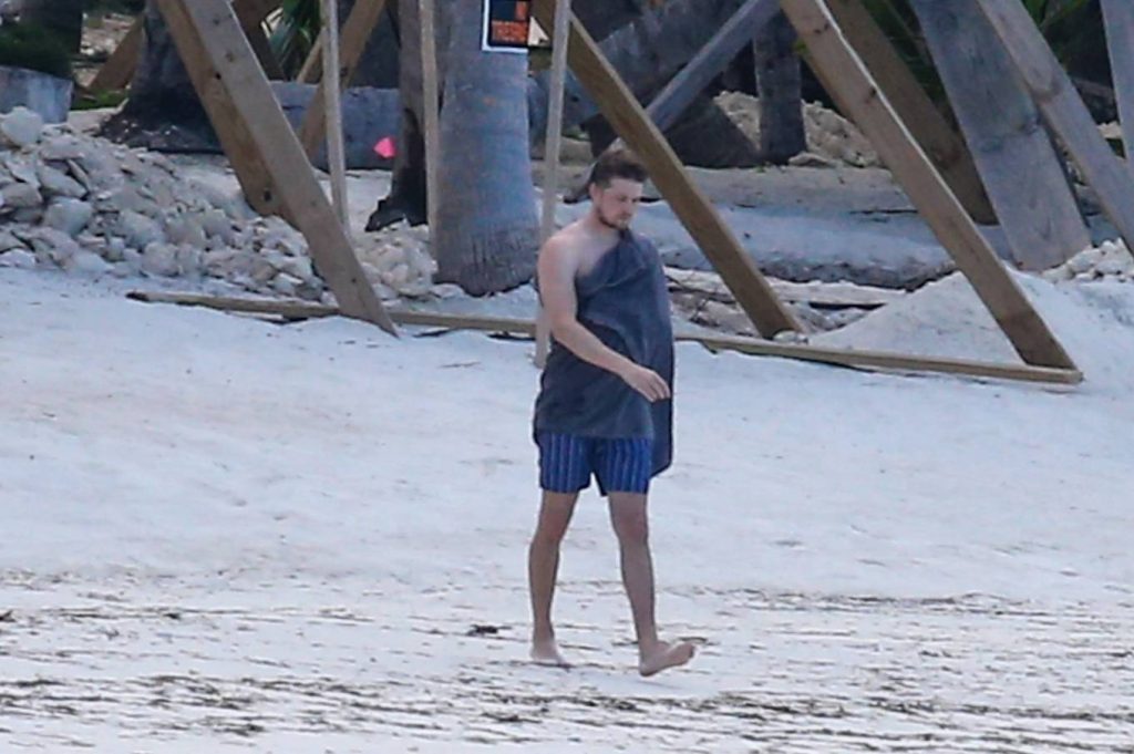 taylor swift spotted in a bikini at a beach in the bahamas 22