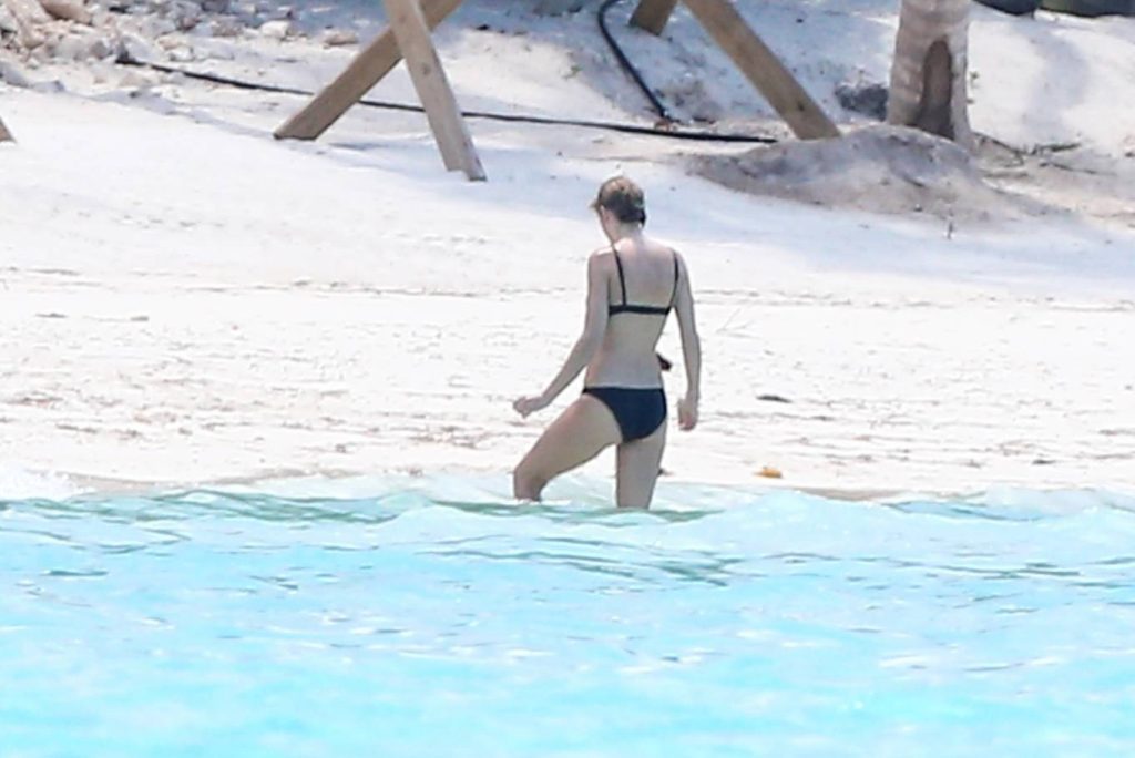 taylor swift spotted in a bikini at a beach in the bahamas 3