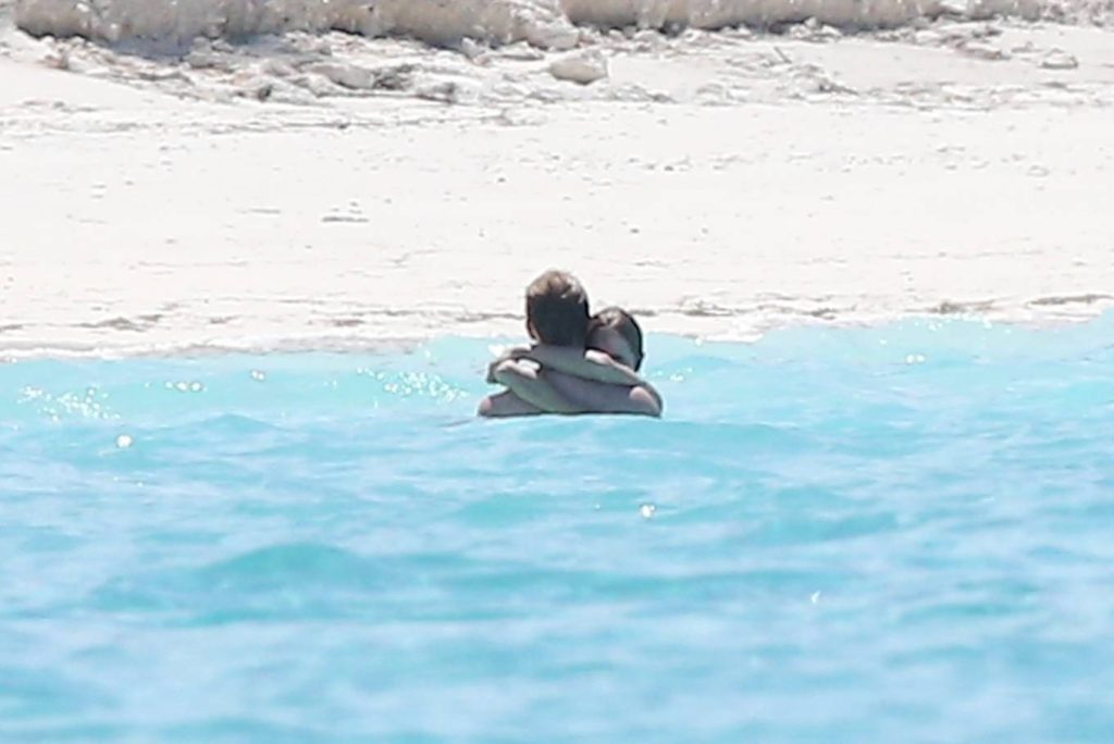 taylor swift spotted in a bikini at a beach in the bahamas 7