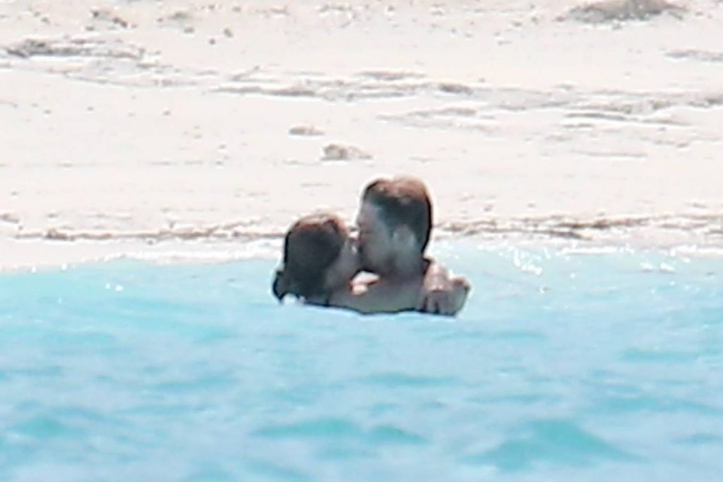 taylor swift spotted in a bikini at a beach in the bahamas 8