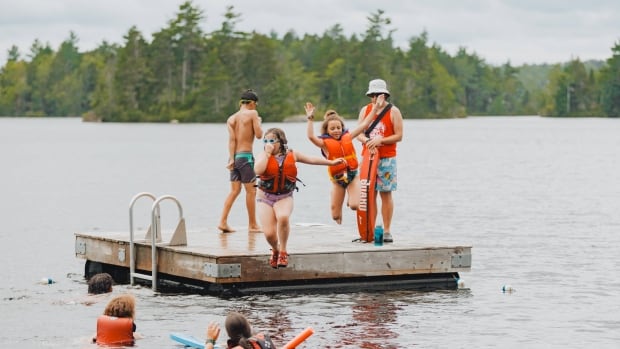 at least 3 quebec sleepaway camps temporarily shut down due to covid 19 outbreaks