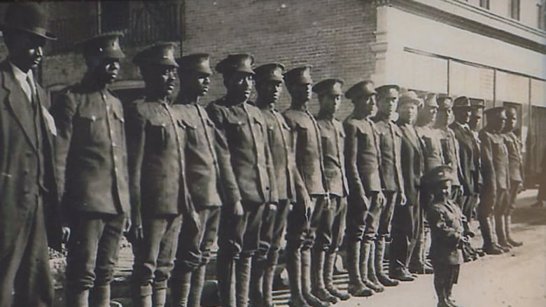 federal government to apologize to relatives of ww i battalion that faced anti black racism 1