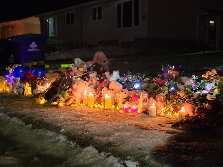 vigils held in 2 cities for thompson children killed in house fire 1