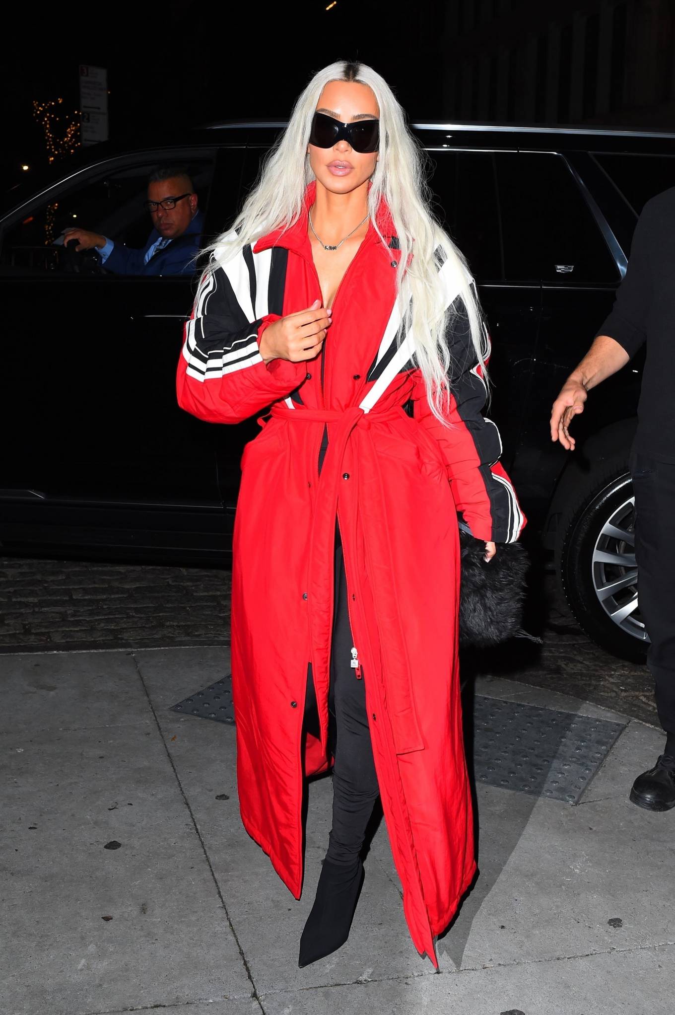 kim kardashian arrives at zero bond in new york 10