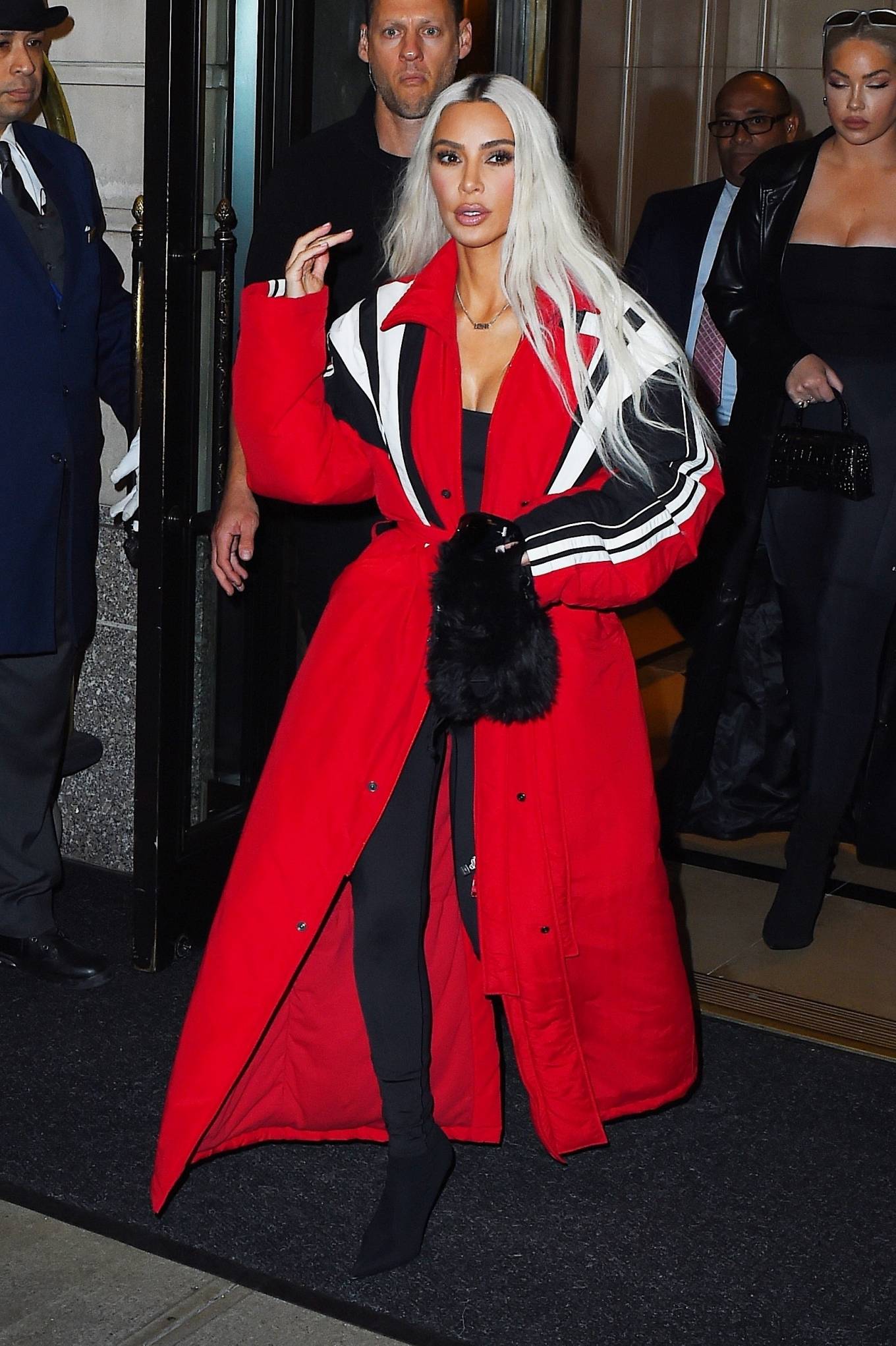 kim kardashian arrives at zero bond in new york 14