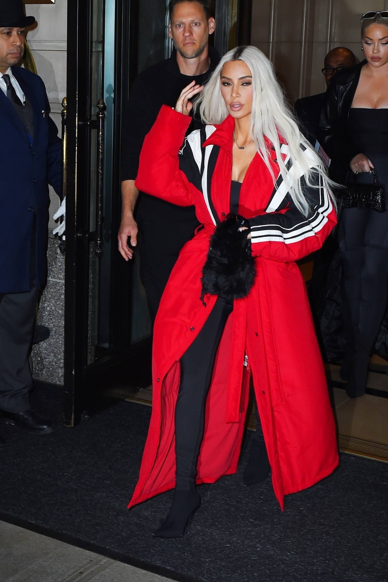 kim kardashian arrives at zero bond in new york 15
