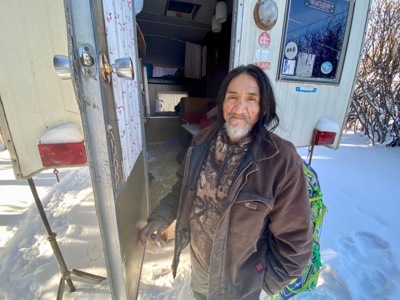 this saskatchewan homeless man patrols streets to save others from freezing to death 4