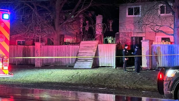 Un incendie de maison à Hamilton fait 2 adultes et 2 enfants morts, selon des responsables