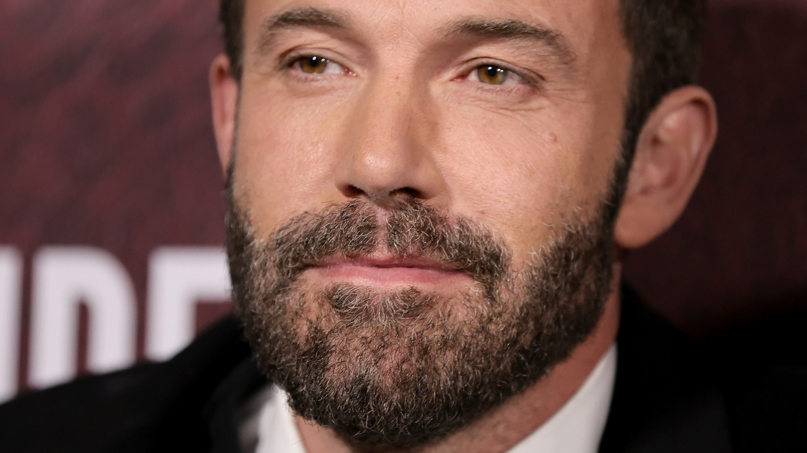 ben affleck chalks up his gloomy grammys appearance to banter with jennifer lopez
