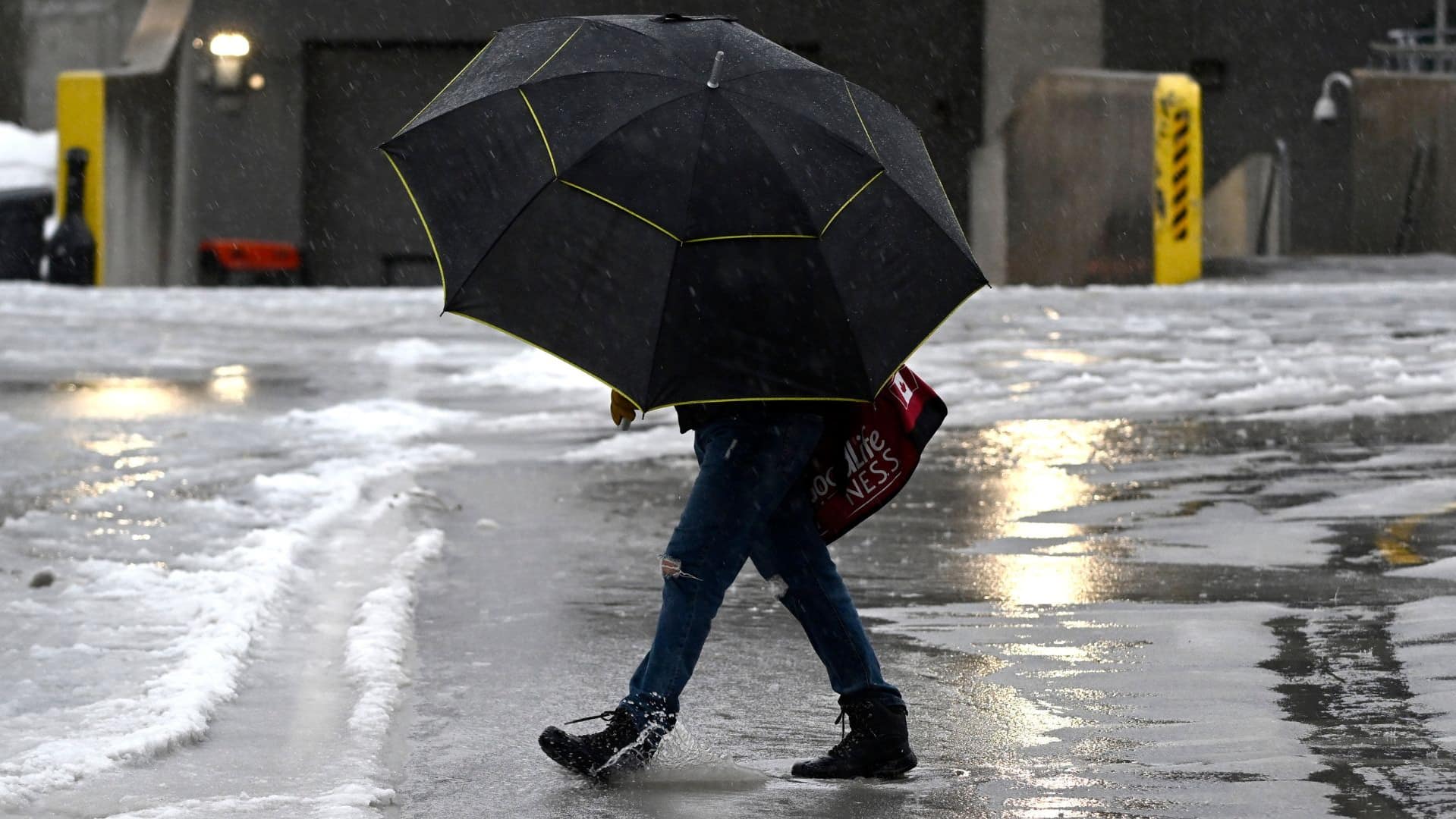 more than 1 million without power as freezing rain coats southwestern quebec