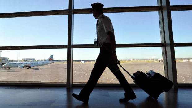 Air Canada pilots pull out of current job contract early to start new talks with airline this summer