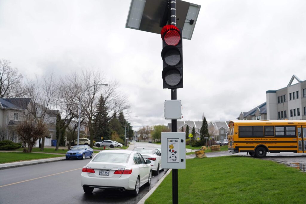 Quebec pulls plug on traffic light pilot project that rewards drivers for good behaviour