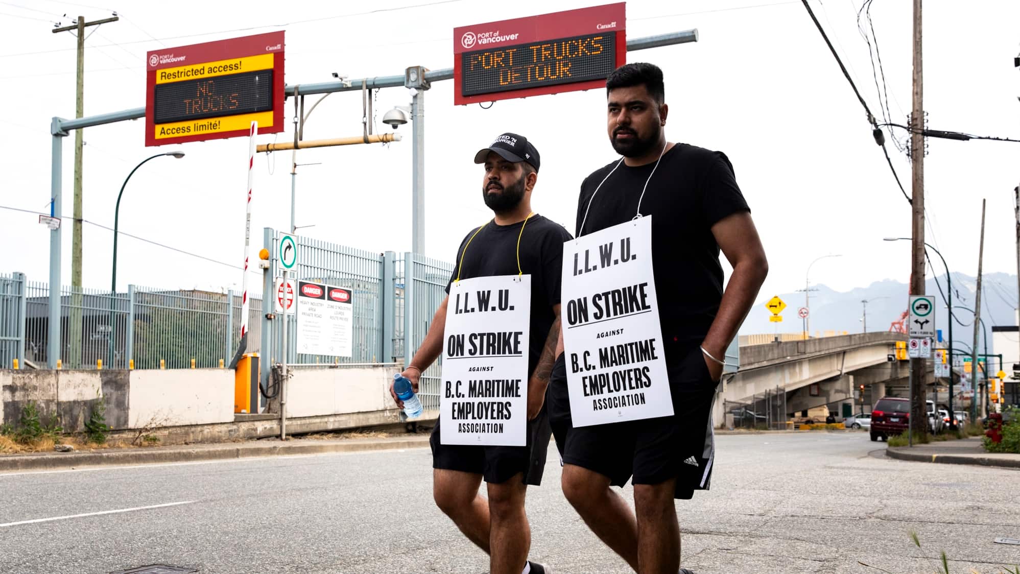 b c port workers resume strike after union rejects tentative deal