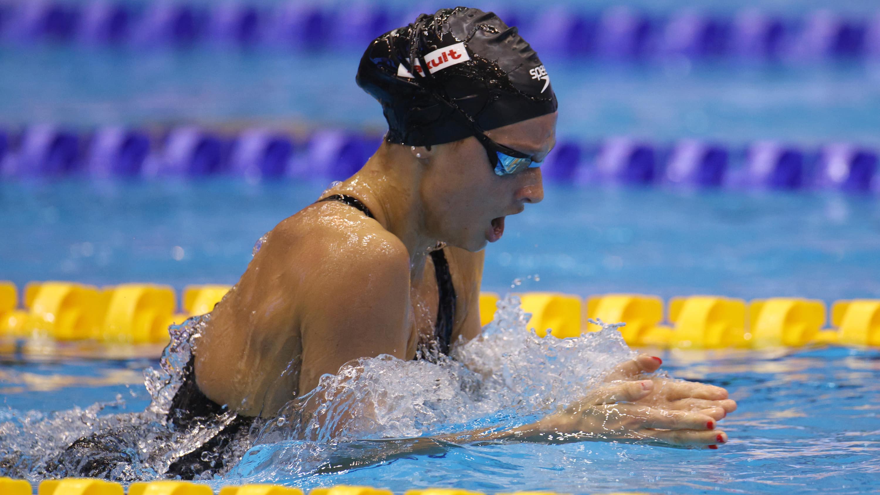 summer mcintosh wins gold in 400m im becomes only canadian swimmer with 4 world titles