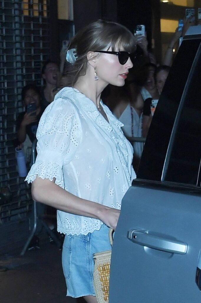 taylor swift is seen as she exits from electric lady studios in new york 2