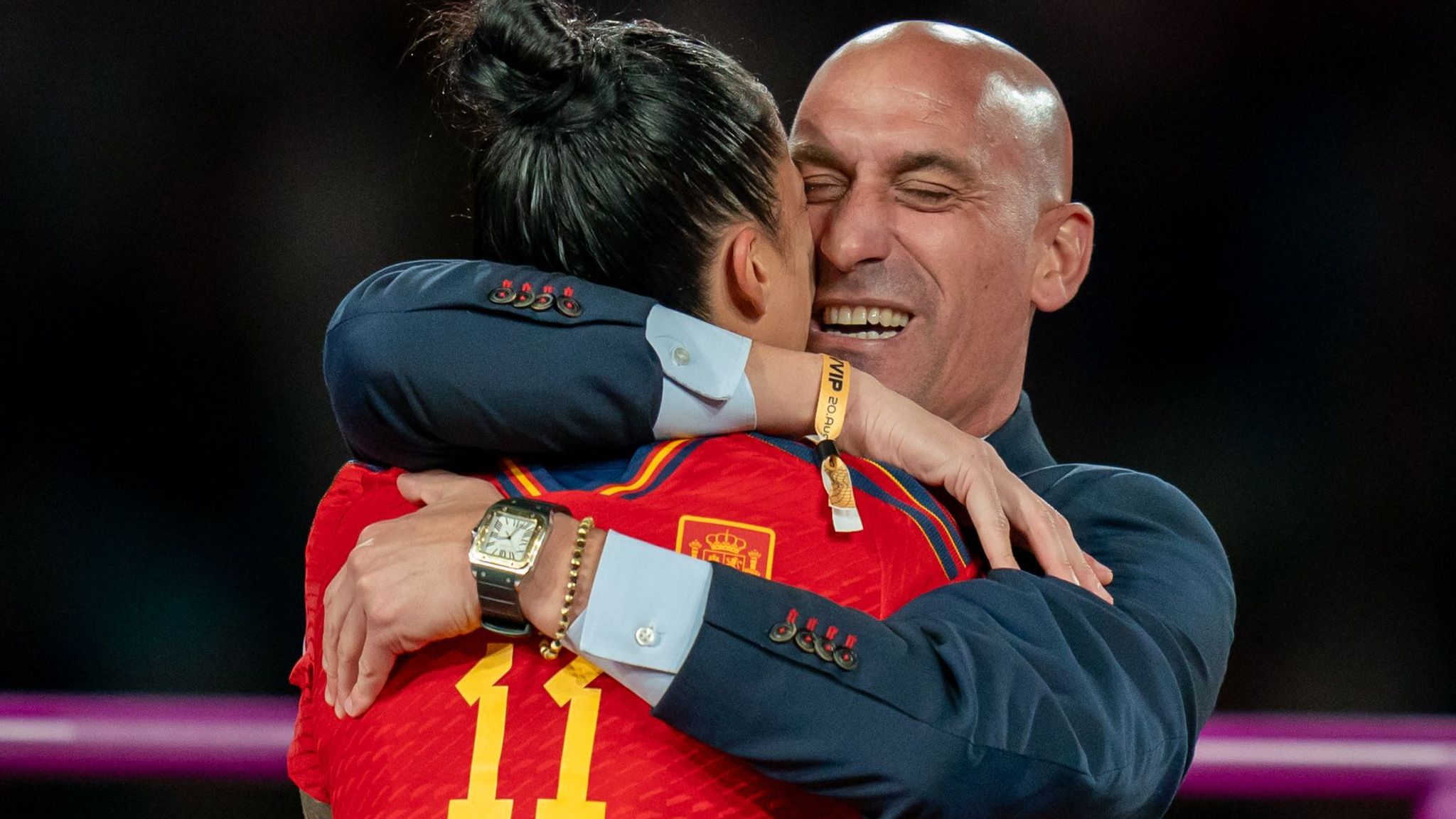 luis rubiales decides against resigning as spanish fa president over jenni hermoso kiss