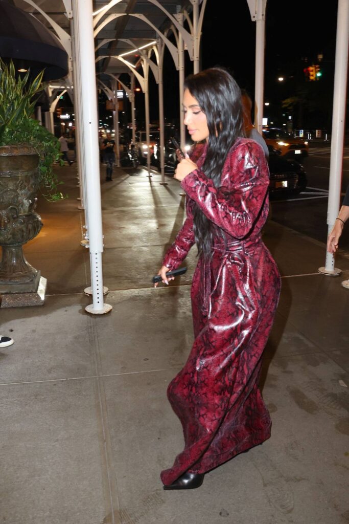 kim kardashian is leaving to the ritz carlton hotel in new york 1