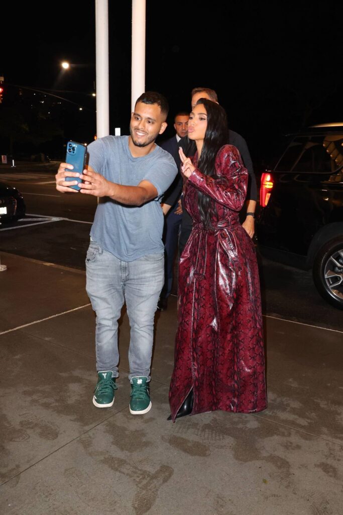 kim kardashian is leaving to the ritz carlton hotel in new york 7