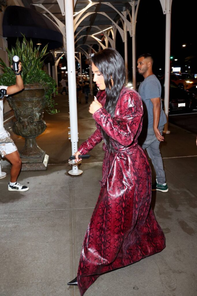 kim kardashian is leaving to the ritz carlton hotel in new york 8