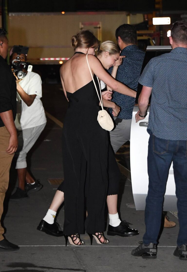 Taylor Swift – With Gigi Hadid out for a girls night at Nobu in New York