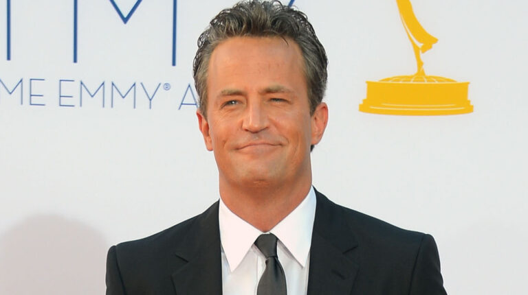 Athletes Mourn the Loss of Matthew Perry, Paying Special Tribute to the Beloved “Friends” Actor