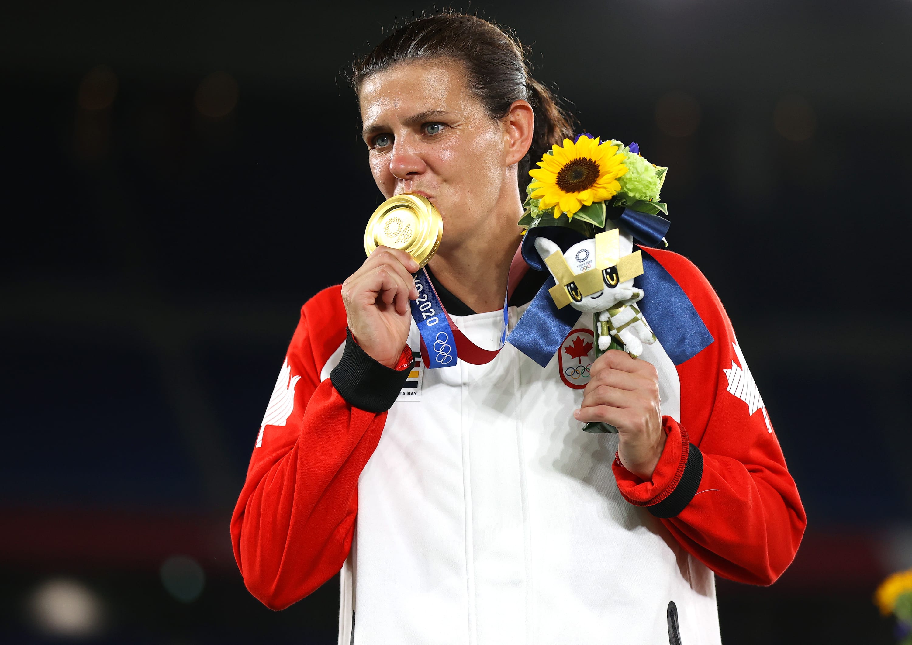 canadian soccer great christine sinclair announces retirement from international play