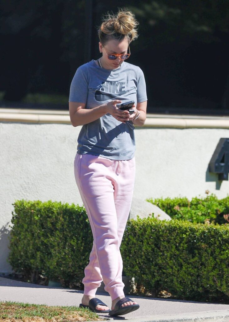 kaley cuoco seen while leaving an office in westlake village 11