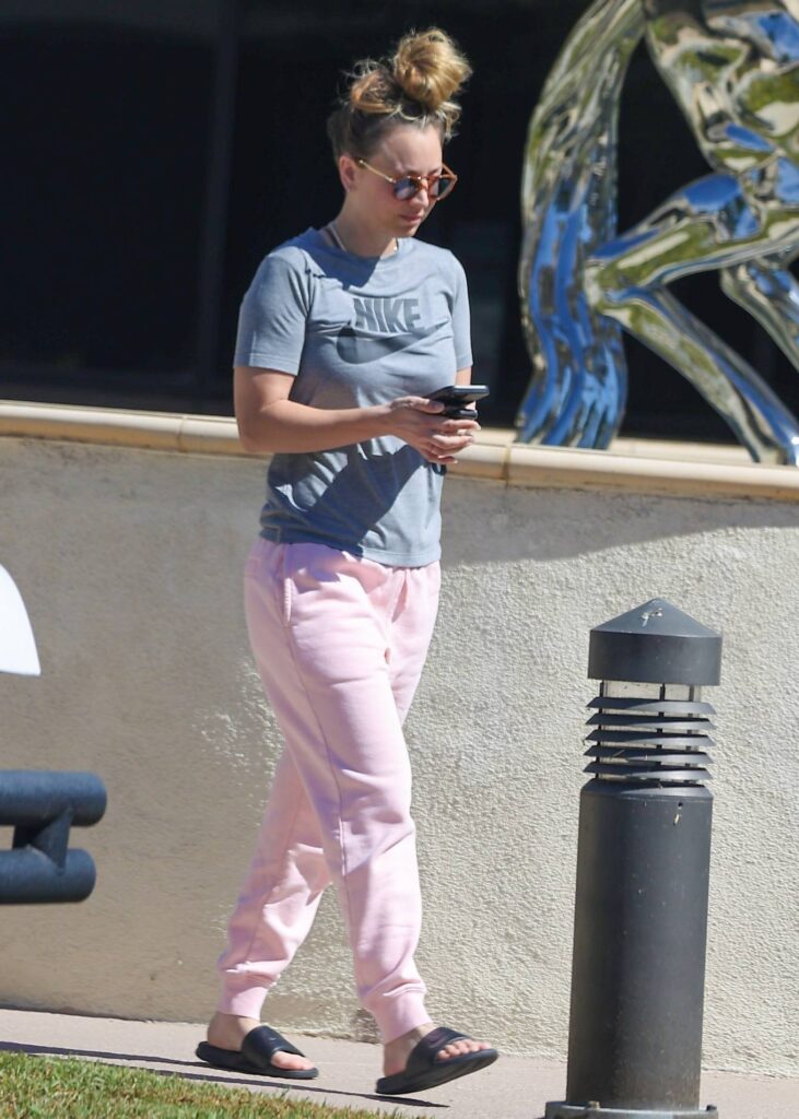 kaley cuoco seen while leaving an office in westlake village 5