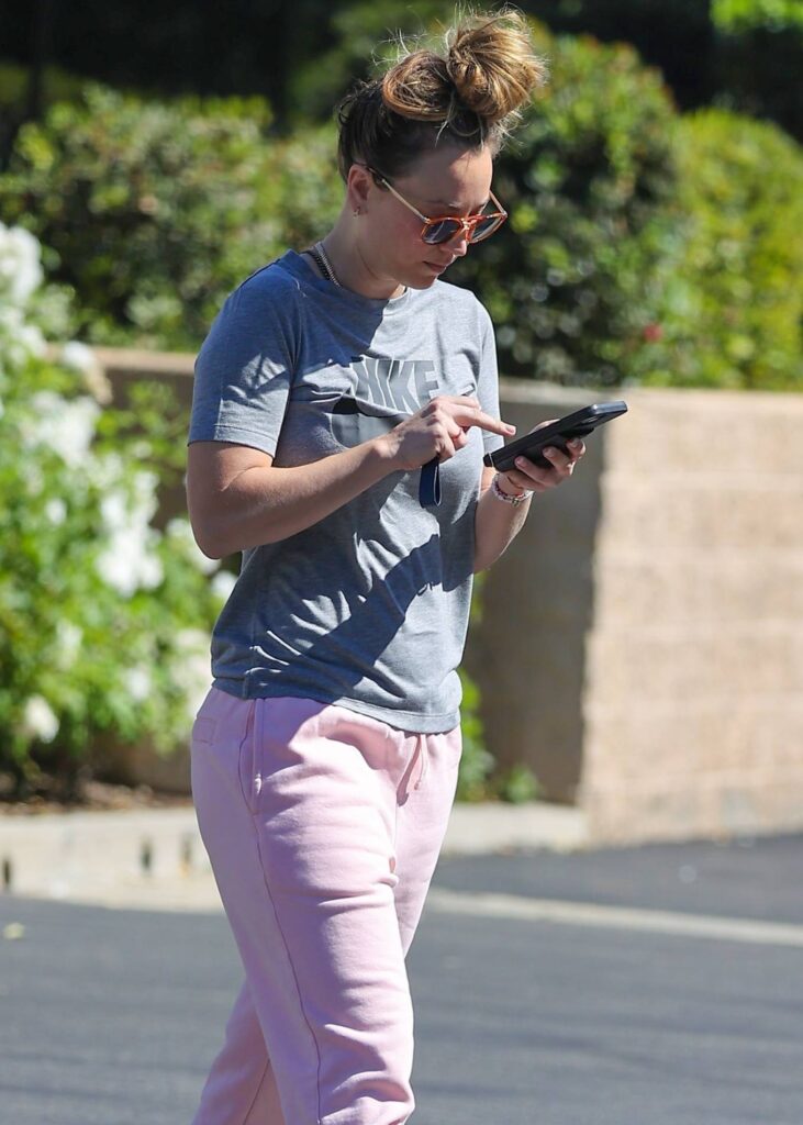 kaley cuoco seen while leaving an office in westlake village 8