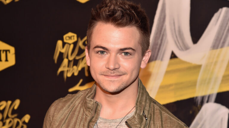 Hunter Hayes Makes a Triumphant Return to the Stage with “Red Sky” Tour