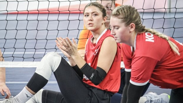 canadas womens sitting volleyball team punches ticket to paris paralympics