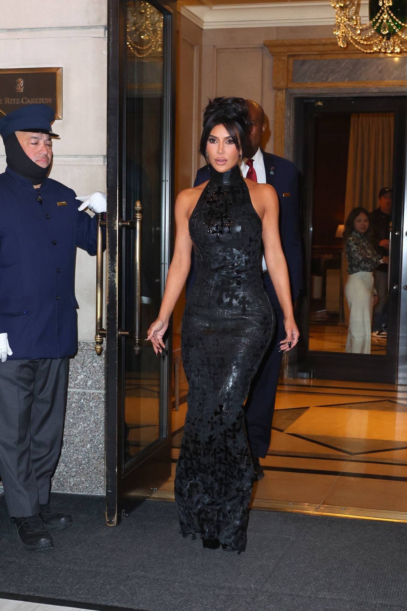 kim kardashian seen at cfda fashion awards in nyc 17