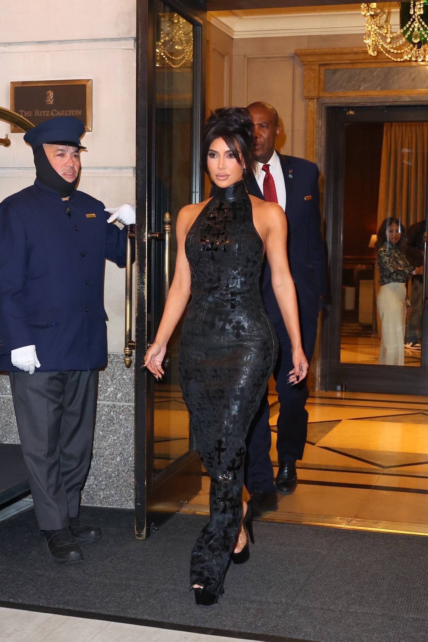 kim kardashian seen at cfda fashion awards in nyc 23