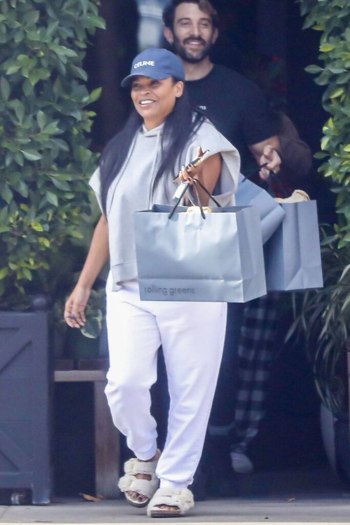 nia long shopping candids for christmas ornaments in los angeles 3