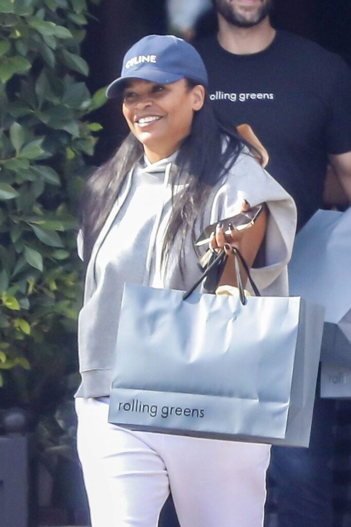 nia long shopping candids for christmas ornaments in los angeles 6