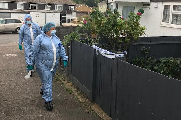 Forensic officers in New Addington (ES)