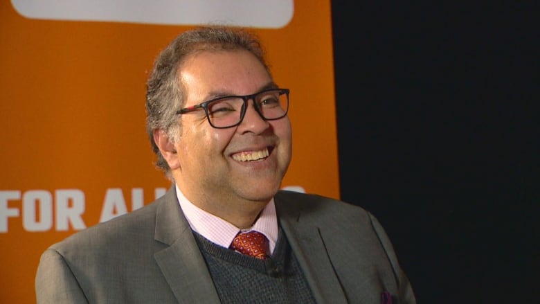 Alberta NDP leadership candidates torn about automatic ties to federal party