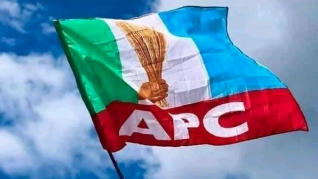 Ex-Senate President's loyalists, others defect to APC in Ebonyi