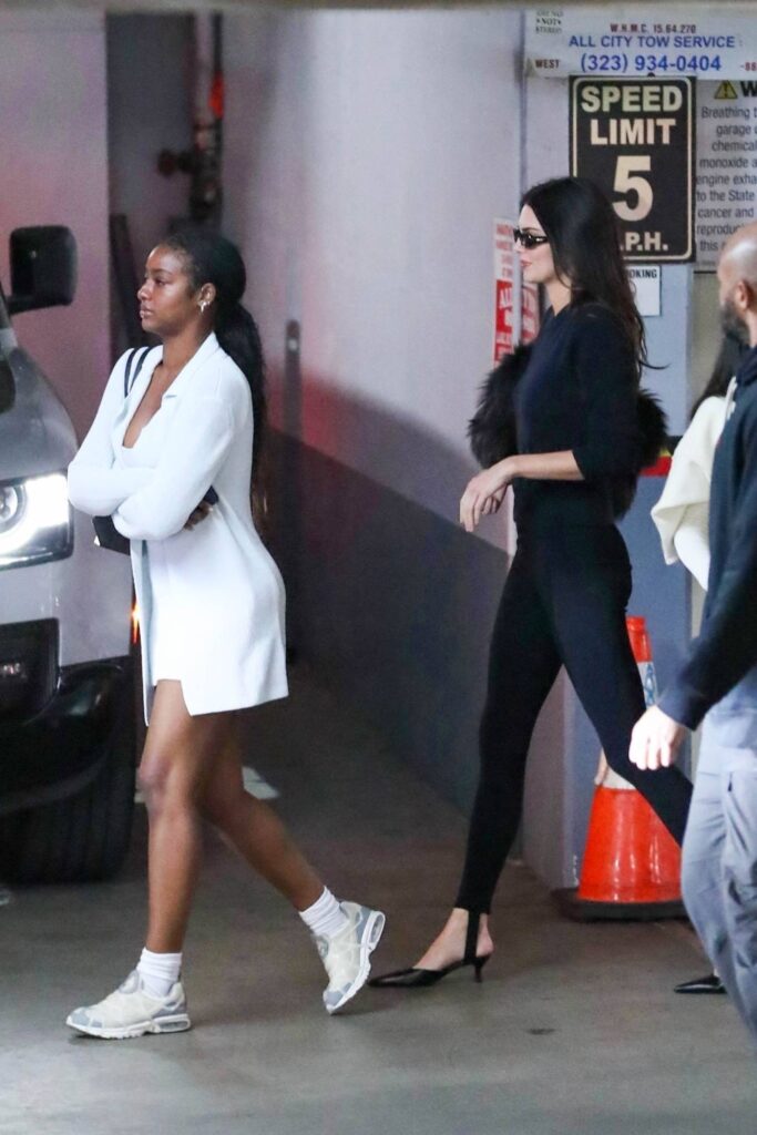 Kendall Jenner – With Justine Skye and Lauren Perez at Sushi Park For Girl’s Night Out