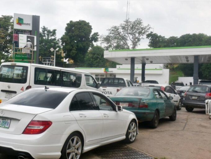 NNPC reduces petrol price to N965/litre in Abuja