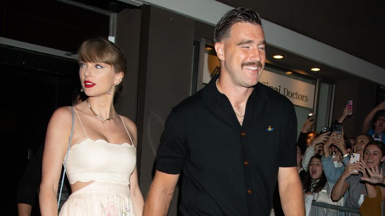 Taylor Swift Engagement Rumors Intensify After Eras Tour Closing Party

 Aitrend