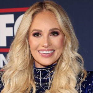 Fox News' Tomi Lahren Is Nearly Unrecognizable Makeup-Free
