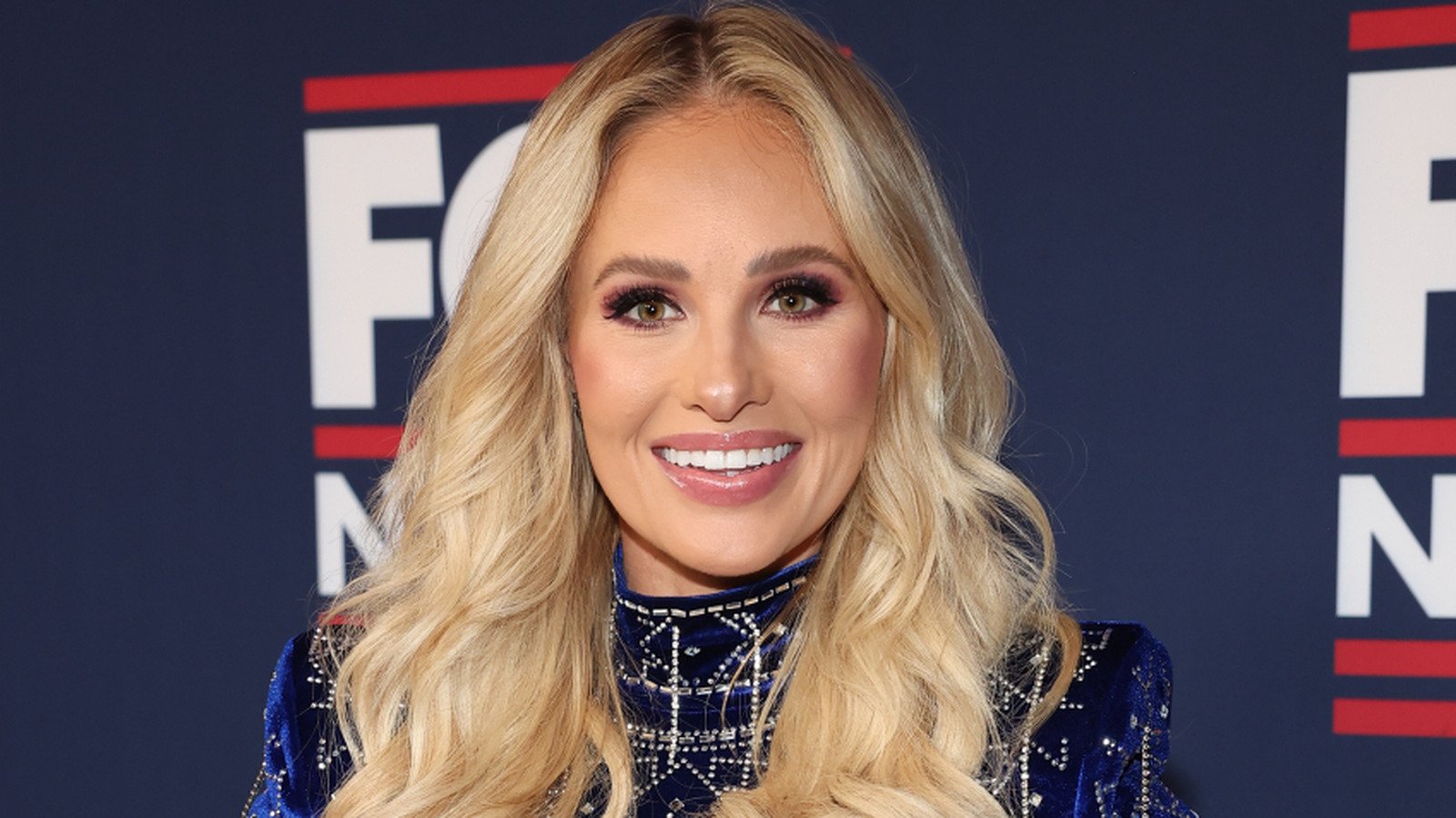 Tomi Lahren's Makeup-Free Transformation Sparks Online Buzz* 3 fox news tomi lahren is nearly unrecognizable makeup free
