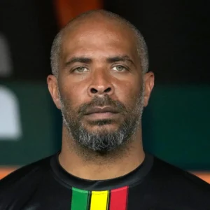 Super Eagles: How Eric Chelle treated Eguavoen during his unveiling as head coach [VIDEO]