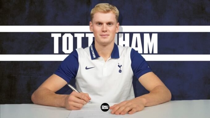Tottenham Hotspur sign Antonin Kinsky amid injury crisis