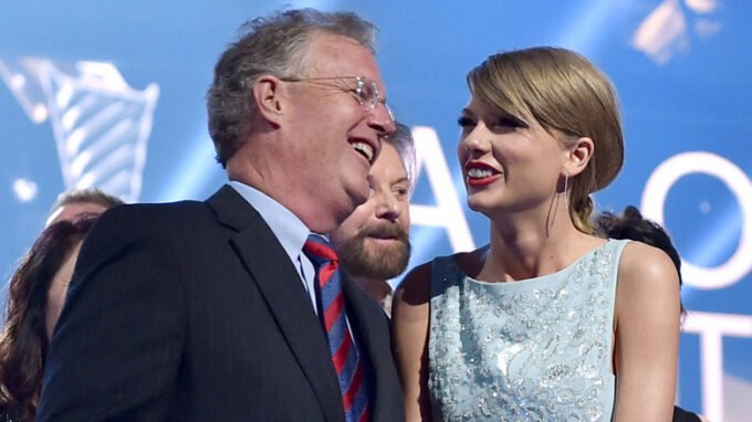 Taylor Swift's Dad Subtly Confirmed He Still Lives Like A Normal Person